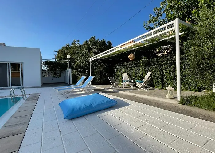 Elpiniki إكْسِيا